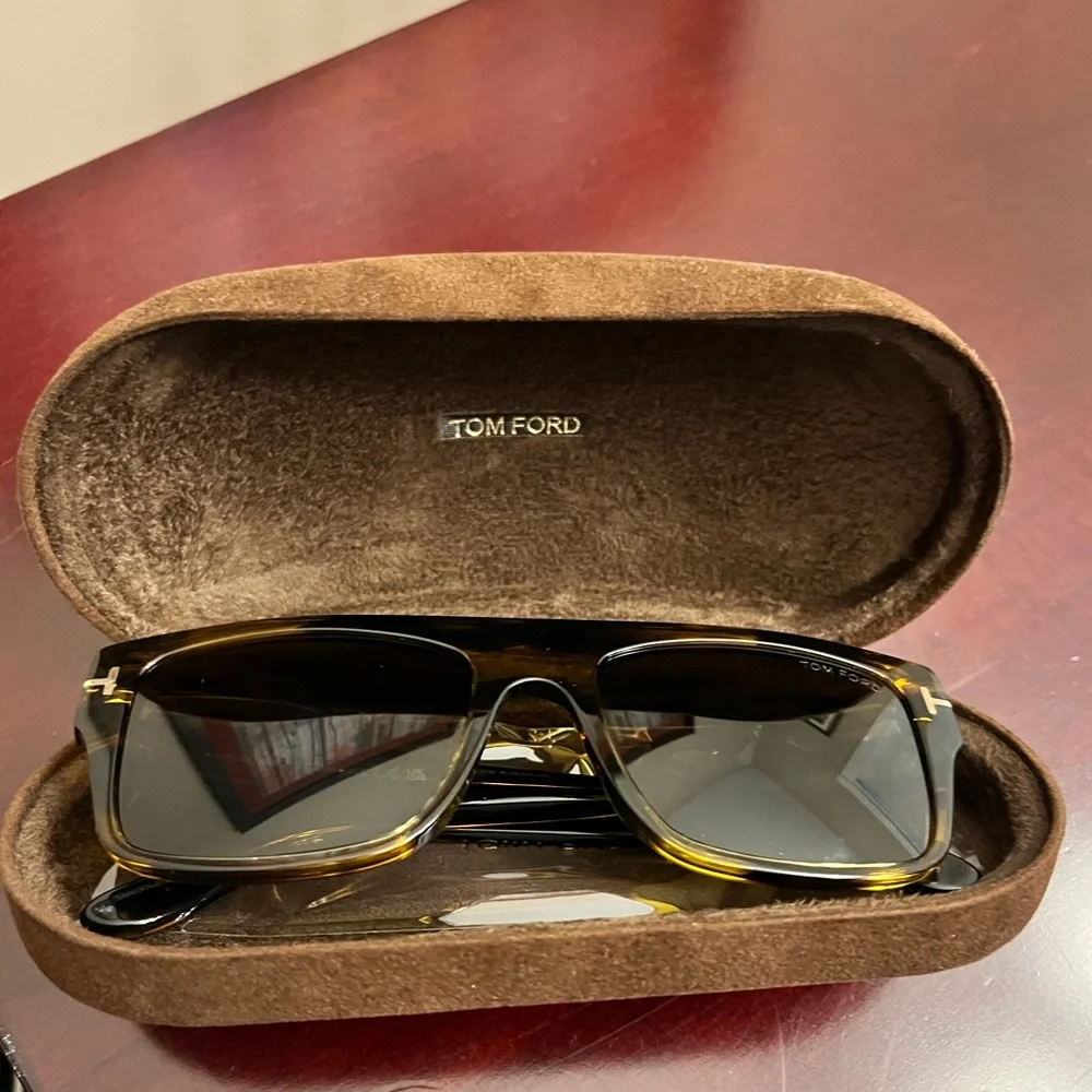 TOM FORD sunglasses - Fausto style - Dark Havana color - Picture 13 of 16